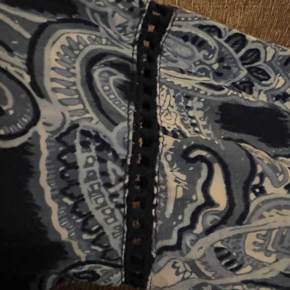 Navy Floral Shark-bite Top, EUC - Picture 3 of 3